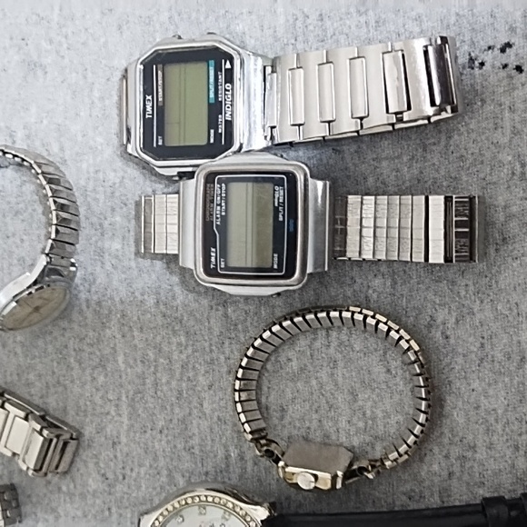 22 Watches - Picture 3 of 12